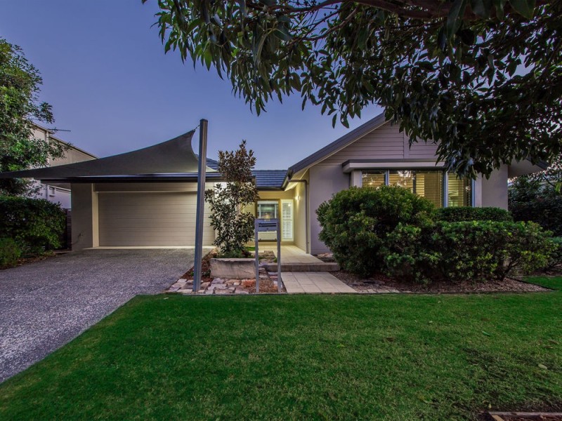 21 Margaret Cres, Wakerley QLD 4154
