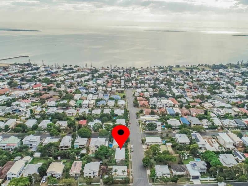 8 Wolsey Parade, Wynnum QLD 4178