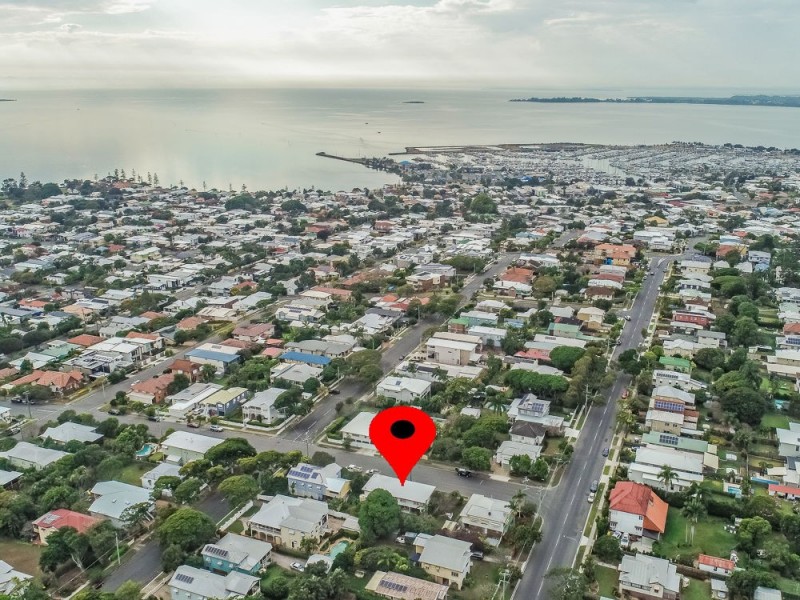 8 Wolsey Parade, Wynnum QLD 4178