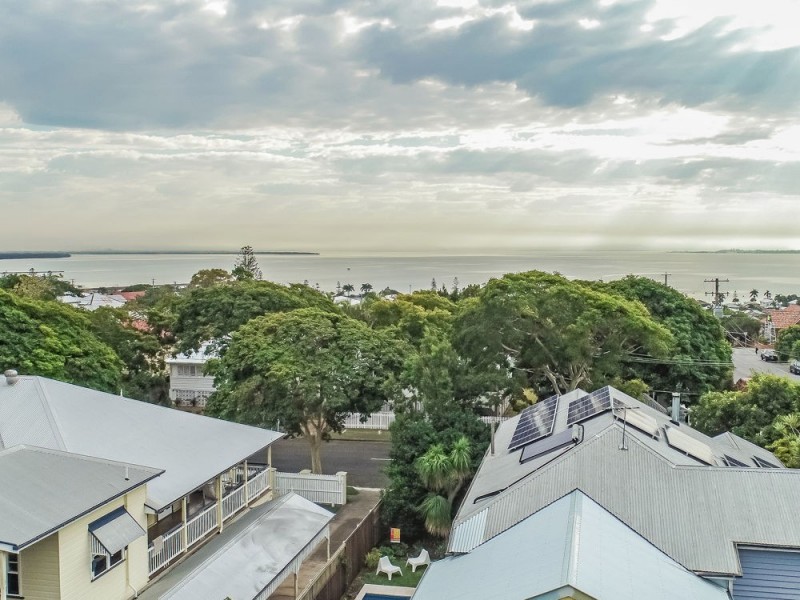 8 Wolsey Parade, Wynnum QLD 4178