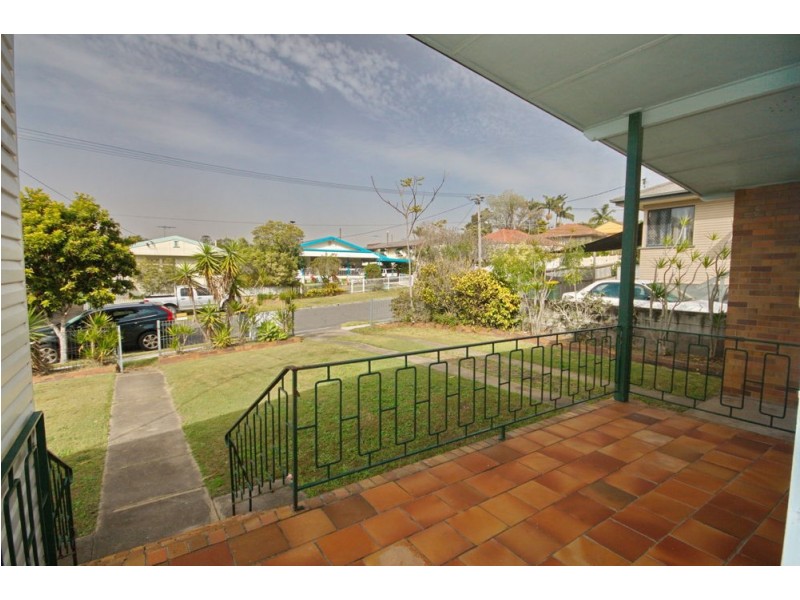 18 Astley St, Wynnum West QLD 4178