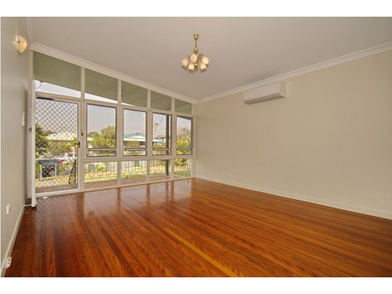 18 Astley St, Wynnum West QLD 4178