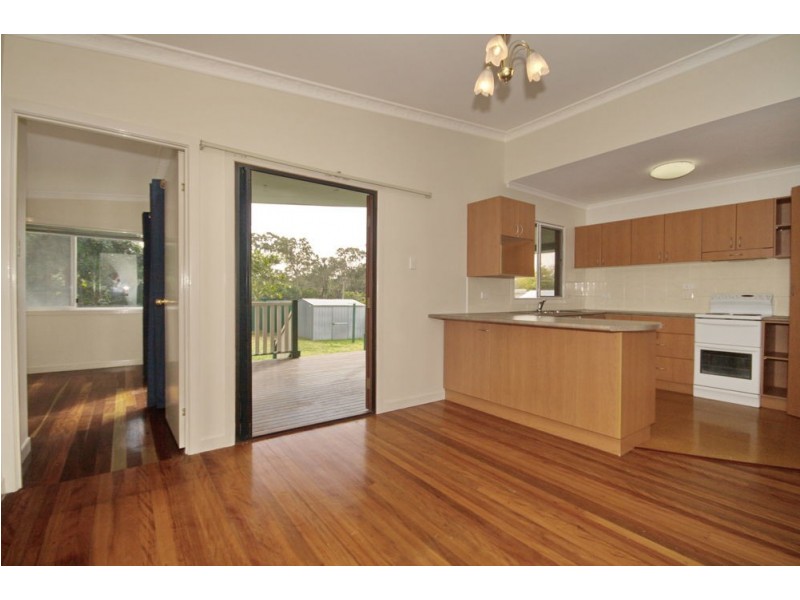 18 Astley St, Wynnum West QLD 4178