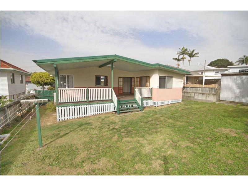 18 Astley St, Wynnum West QLD 4178