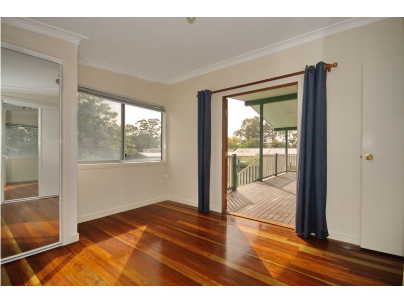 18 Astley St, Wynnum West QLD 4178