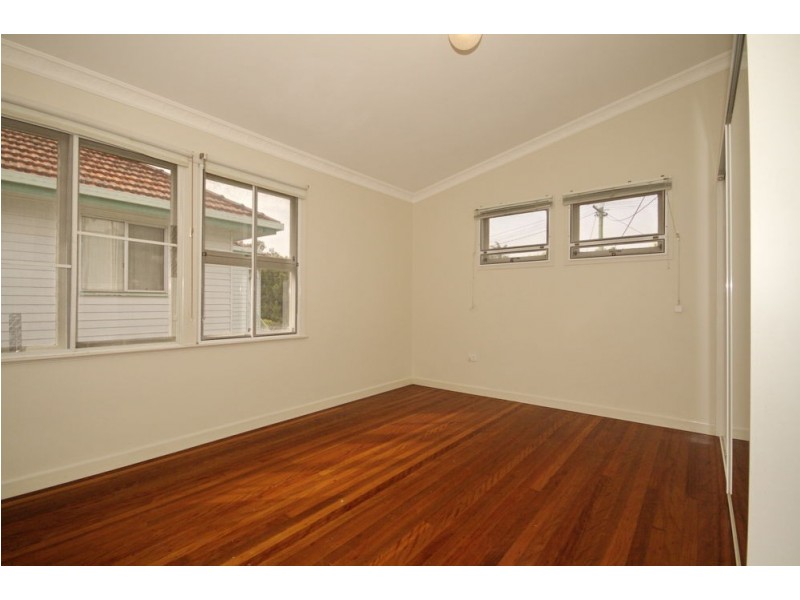 18 Astley St, Wynnum West QLD 4178