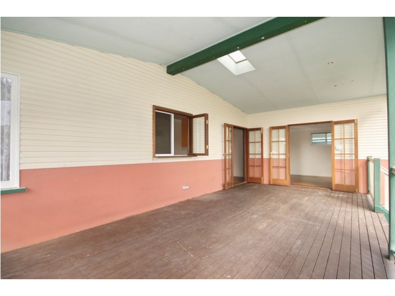 18 Astley St, Wynnum West QLD 4178