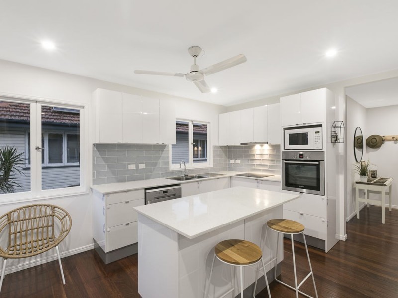 21 Herswell Avenue, Wynnum West QLD 4178