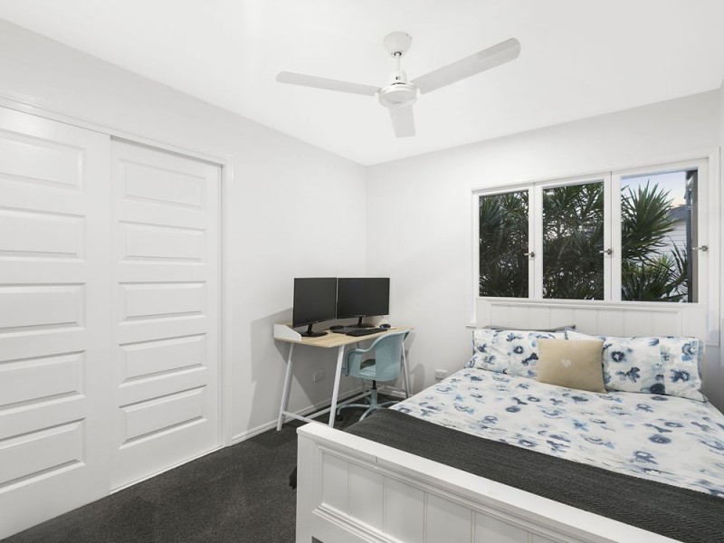 21 Herswell Avenue, Wynnum West QLD 4178