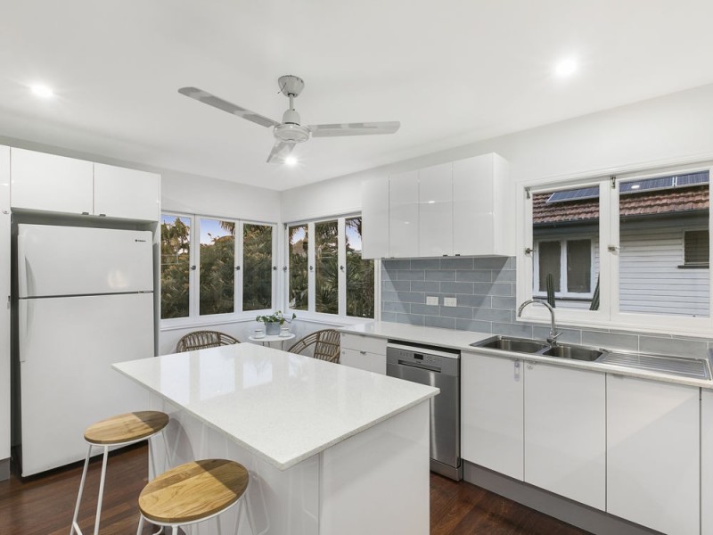 21 Herswell Avenue, Wynnum West QLD 4178
