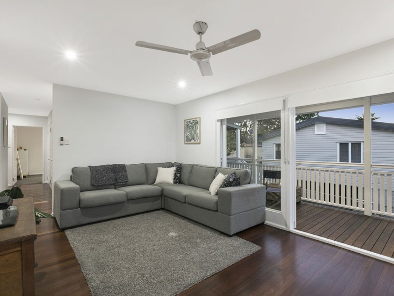 21 Herswell Avenue, Wynnum West QLD 4178