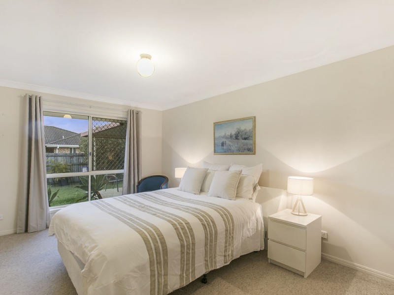 5 Virginia Place, Wynnum West QLD 4178