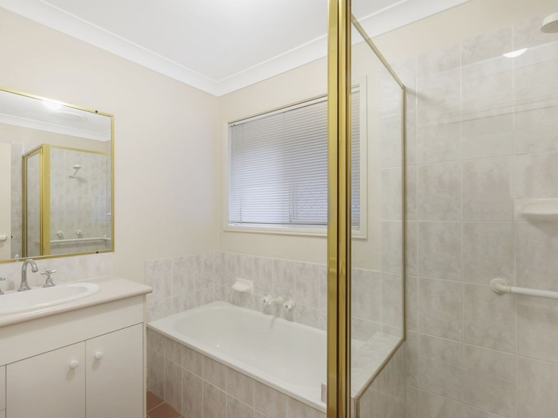 5 Virginia Place, Wynnum West QLD 4178