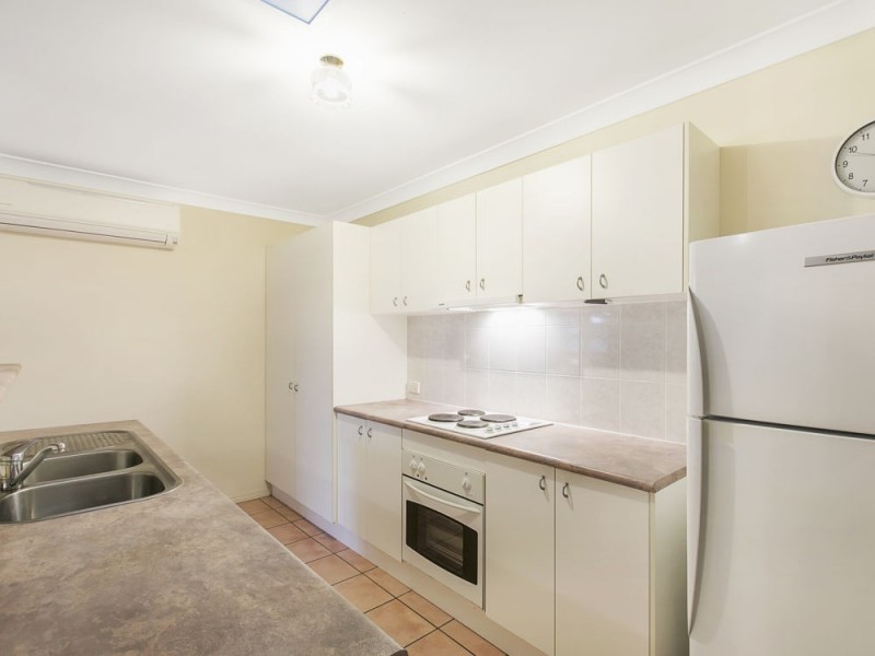 5 Virginia Place, Wynnum West QLD 4178