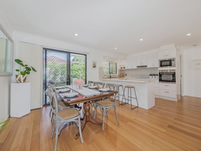 5 Janine Street, Wynnum West QLD 4178