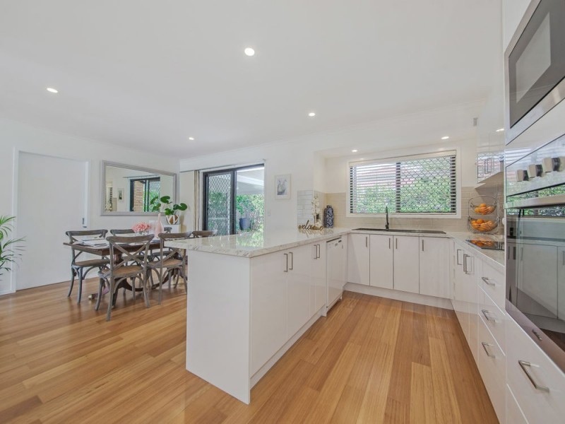 5 Janine Street, Wynnum West QLD 4178