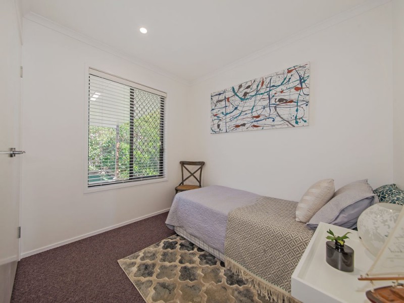 5 Janine Street, Wynnum West QLD 4178