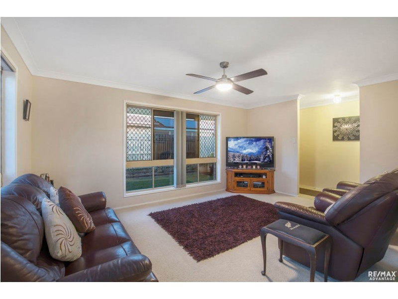 4 Irvine Place, Wynnum West QLD 4178