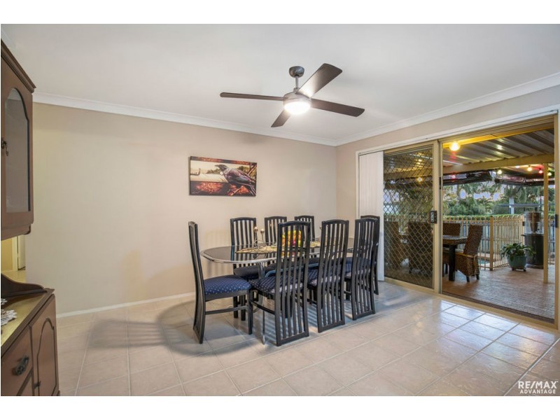4 Irvine Place, Wynnum West QLD 4178