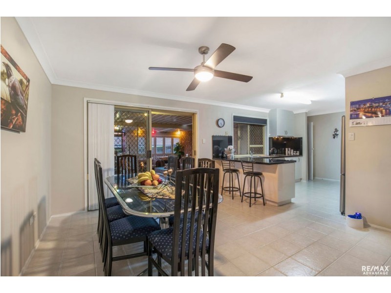 4 Irvine Place, Wynnum West QLD 4178
