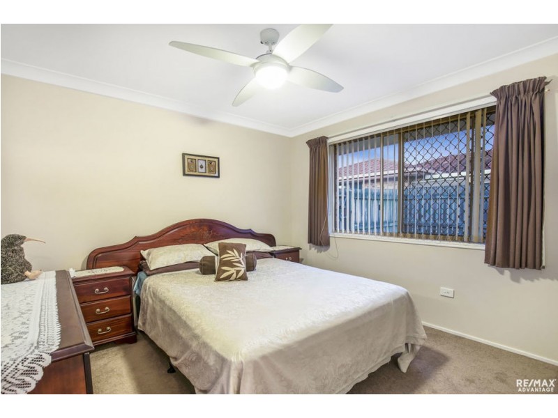4 Irvine Place, Wynnum West QLD 4178