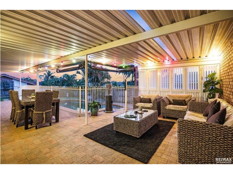 4 Irvine Place, Wynnum West QLD 4178