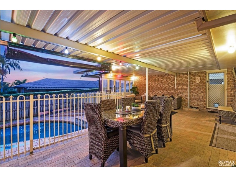 4 Irvine Place, Wynnum West QLD 4178
