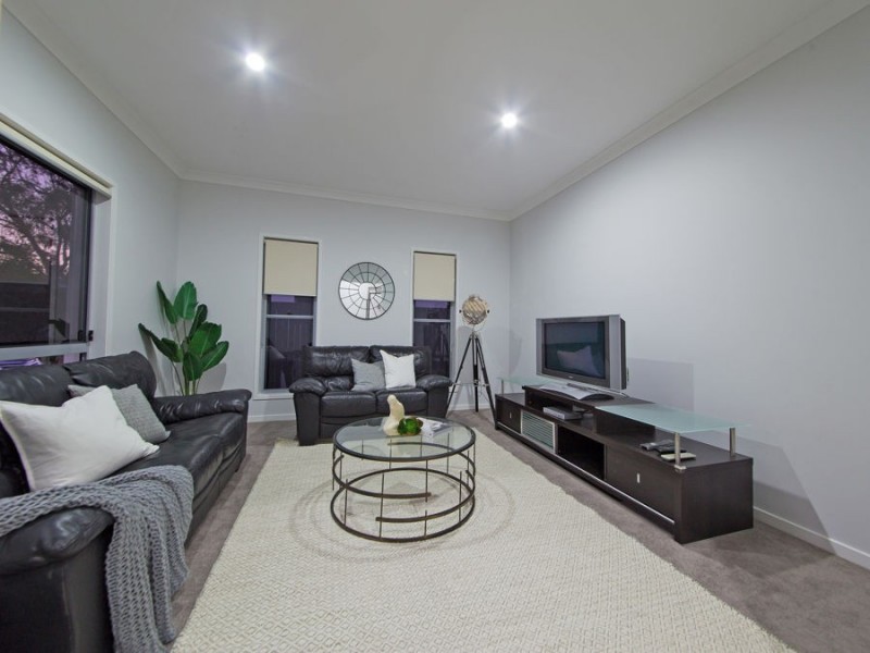 5 Pennington Street, Wakerley QLD 4154