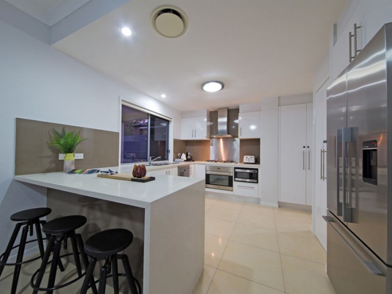 5 Pennington Street, Wakerley QLD 4154