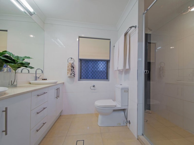 5 Pennington Street, Wakerley QLD 4154