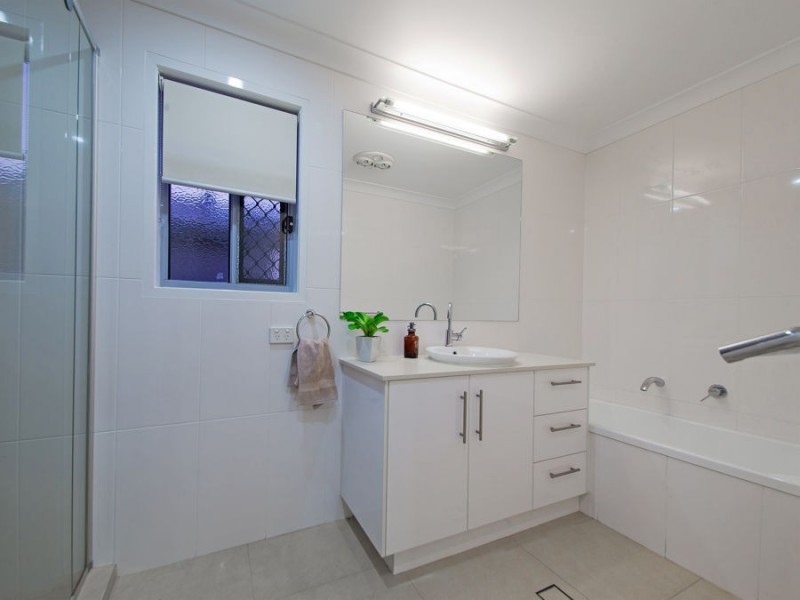 5 Pennington Street, Wakerley QLD 4154