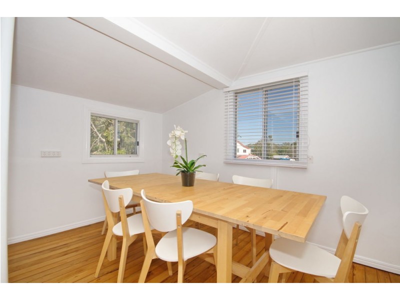 807 Esplanade, Lota QLD 4179
