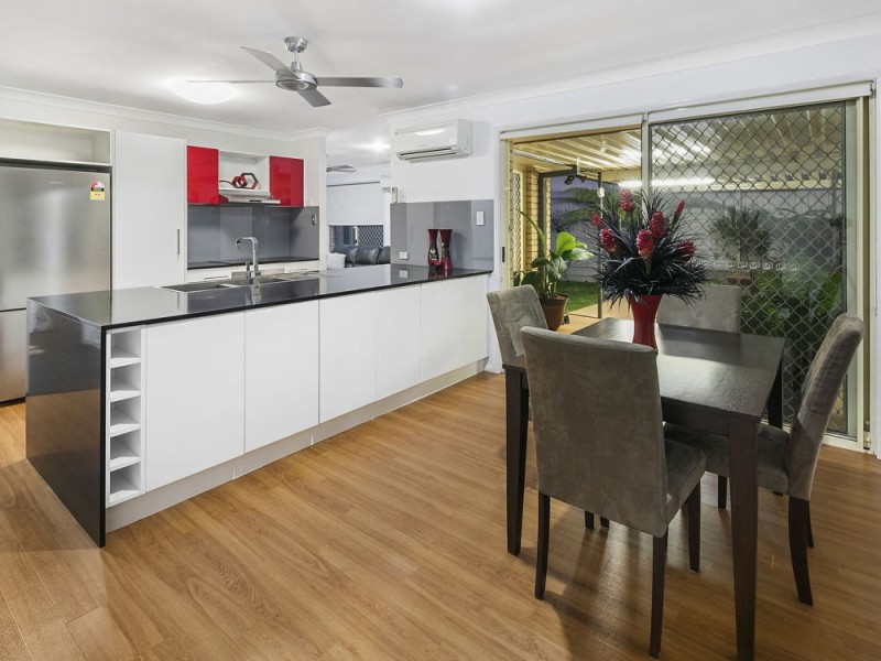 8 Jacqueline Place, Wynnum West QLD 4178