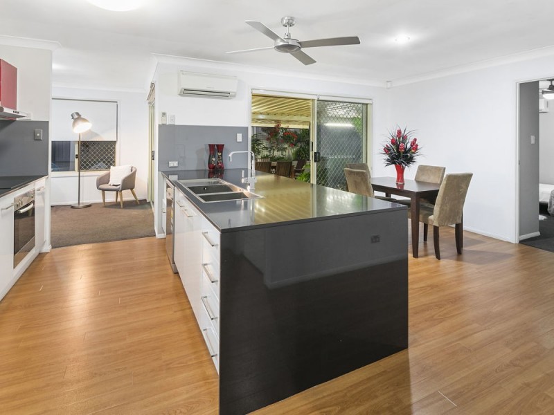 8 Jacqueline Place, Wynnum West QLD 4178