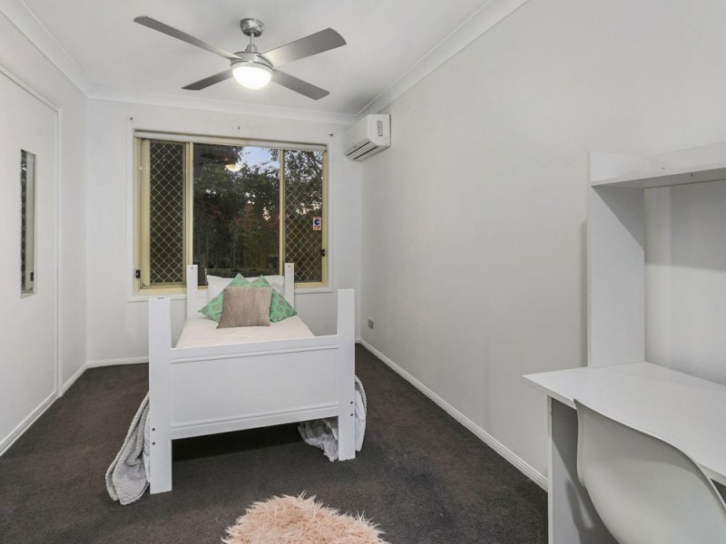 8 Jacqueline Place, Wynnum West QLD 4178