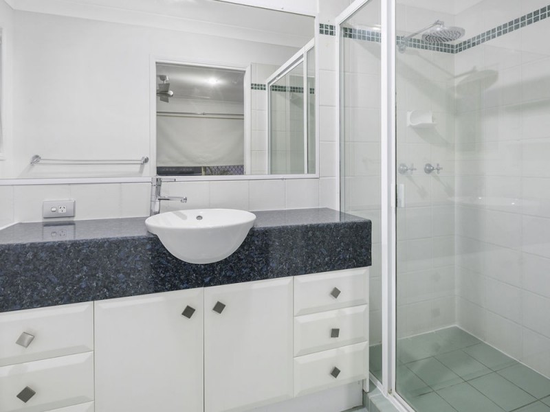 8 Jacqueline Place, Wynnum West QLD 4178
