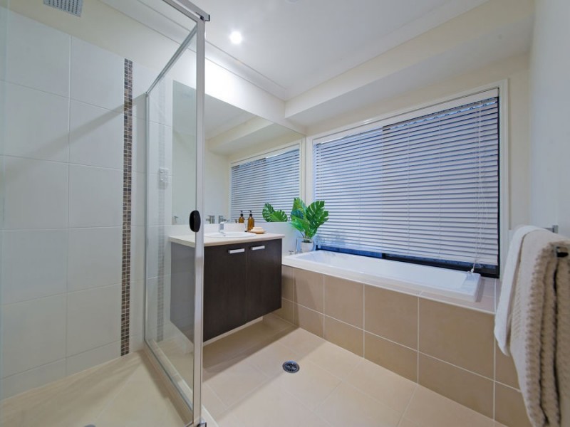 64 Brokenwood Circuit, Gumdale QLD 4154