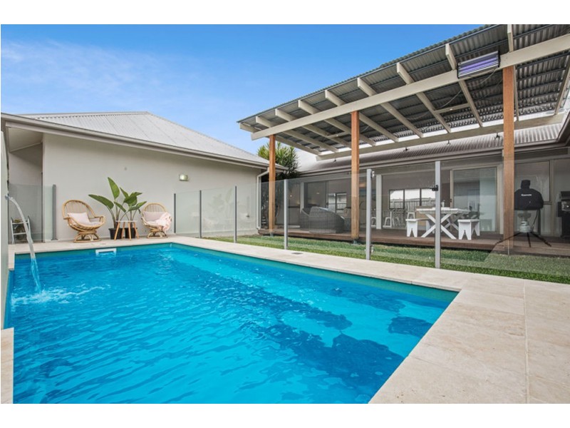 17 Mossvale Drive, Wakerley QLD 4154