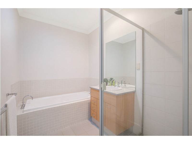 17 Mossvale Drive, Wakerley QLD 4154