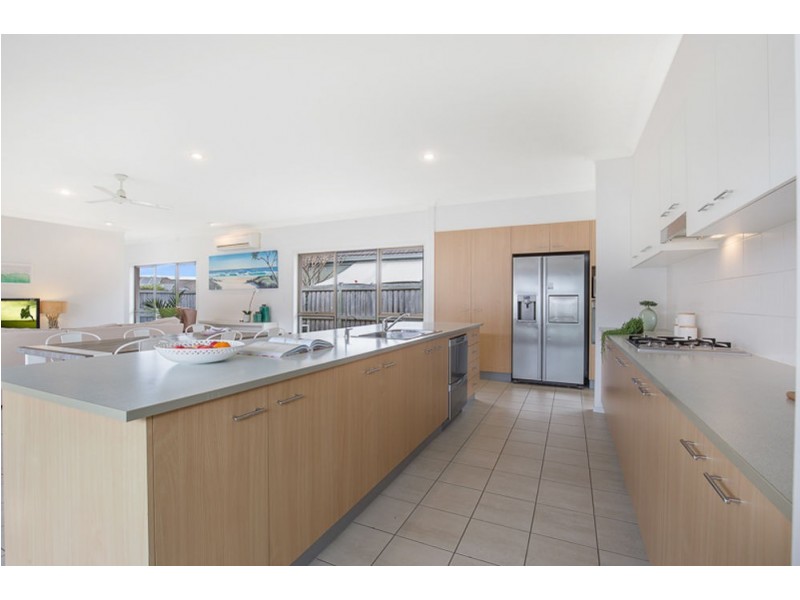 17 Mossvale Drive, Wakerley QLD 4154