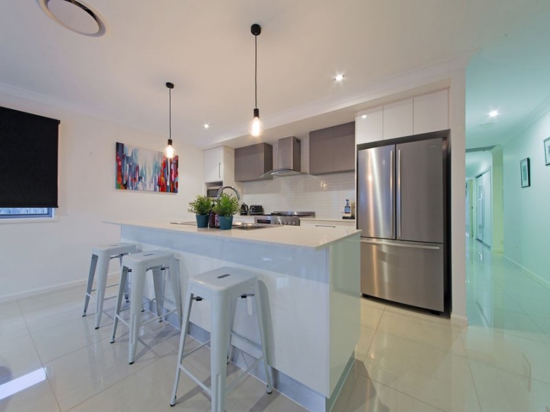 47 Schooner Circuit, Manly West QLD 4179