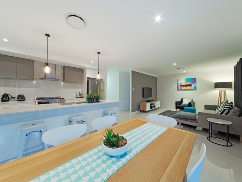 47 Schooner Circuit, Manly West QLD 4179