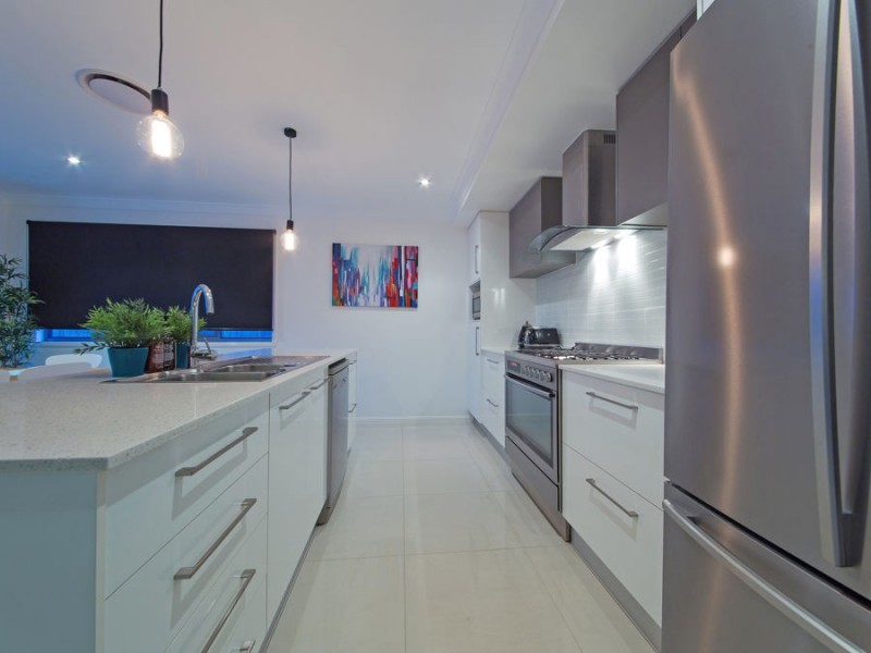 47 Schooner Circuit, Manly West QLD 4179