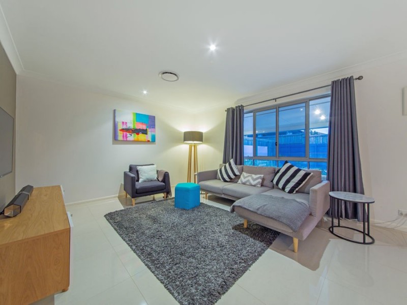 47 Schooner Circuit, Manly West QLD 4179