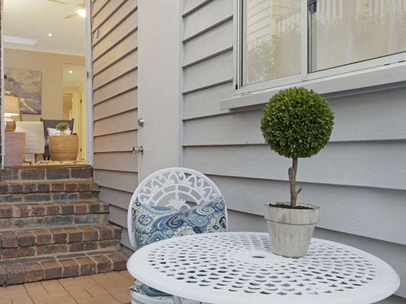 20 Earl Parade, Manly QLD 4179