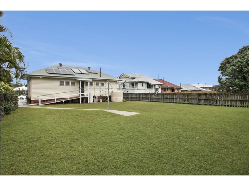 13 Haylock Street, Wynnum QLD 4178