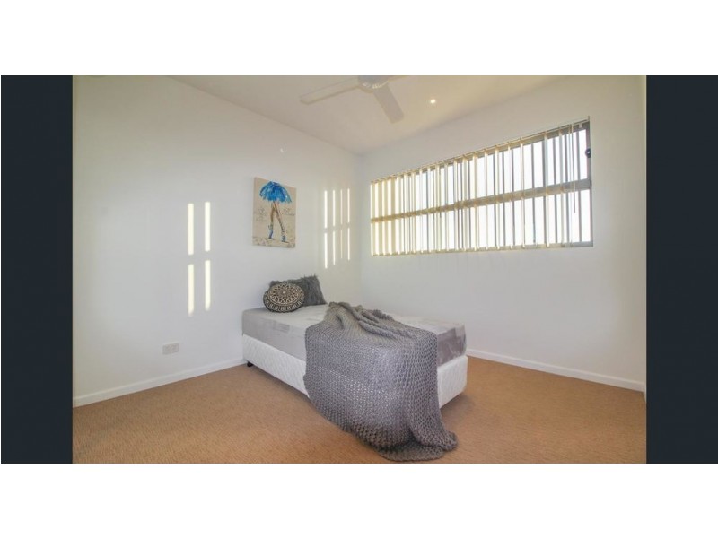 20/70 Bay Terrace, Wynnum QLD 4178