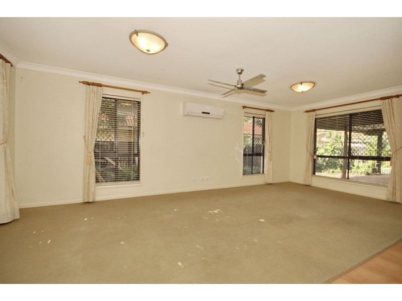 13 Ursula Place, Wynnum West QLD 4178
