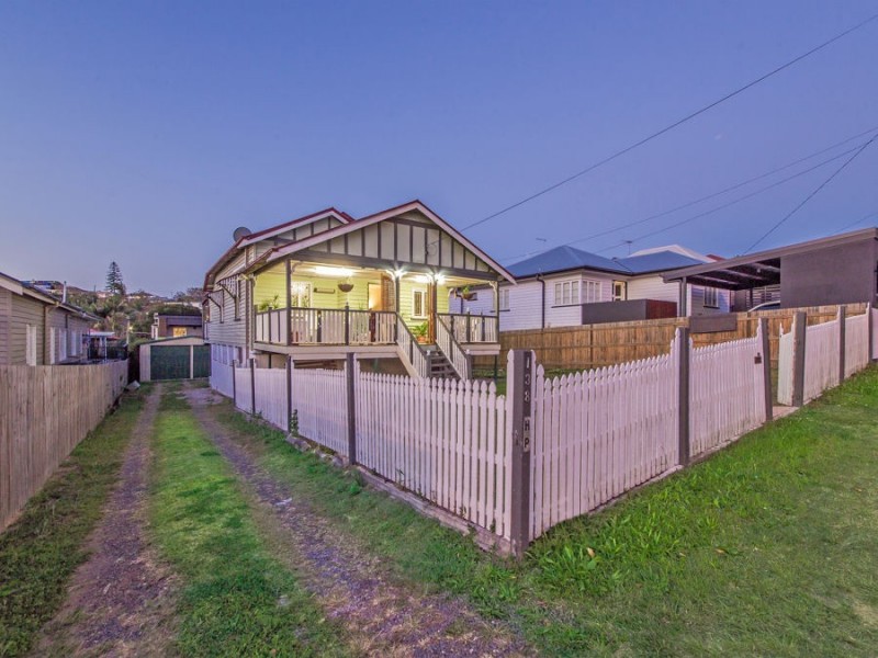 138 Macrossan Avenue, Norman Park QLD 4170