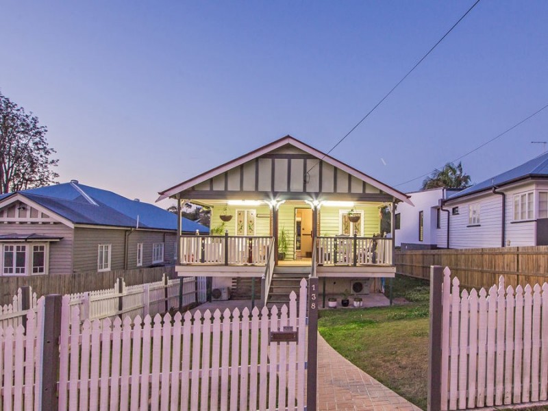 138 Macrossan Avenue, Norman Park QLD 4170